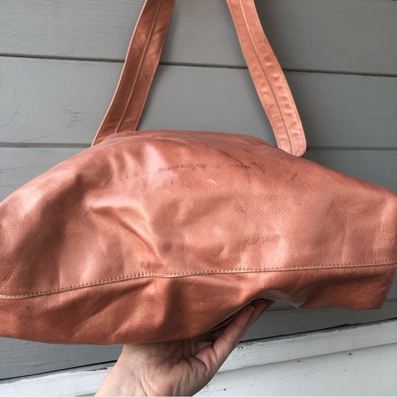 Two Hippies Leather Peach Bag. - Picture 7 of 14